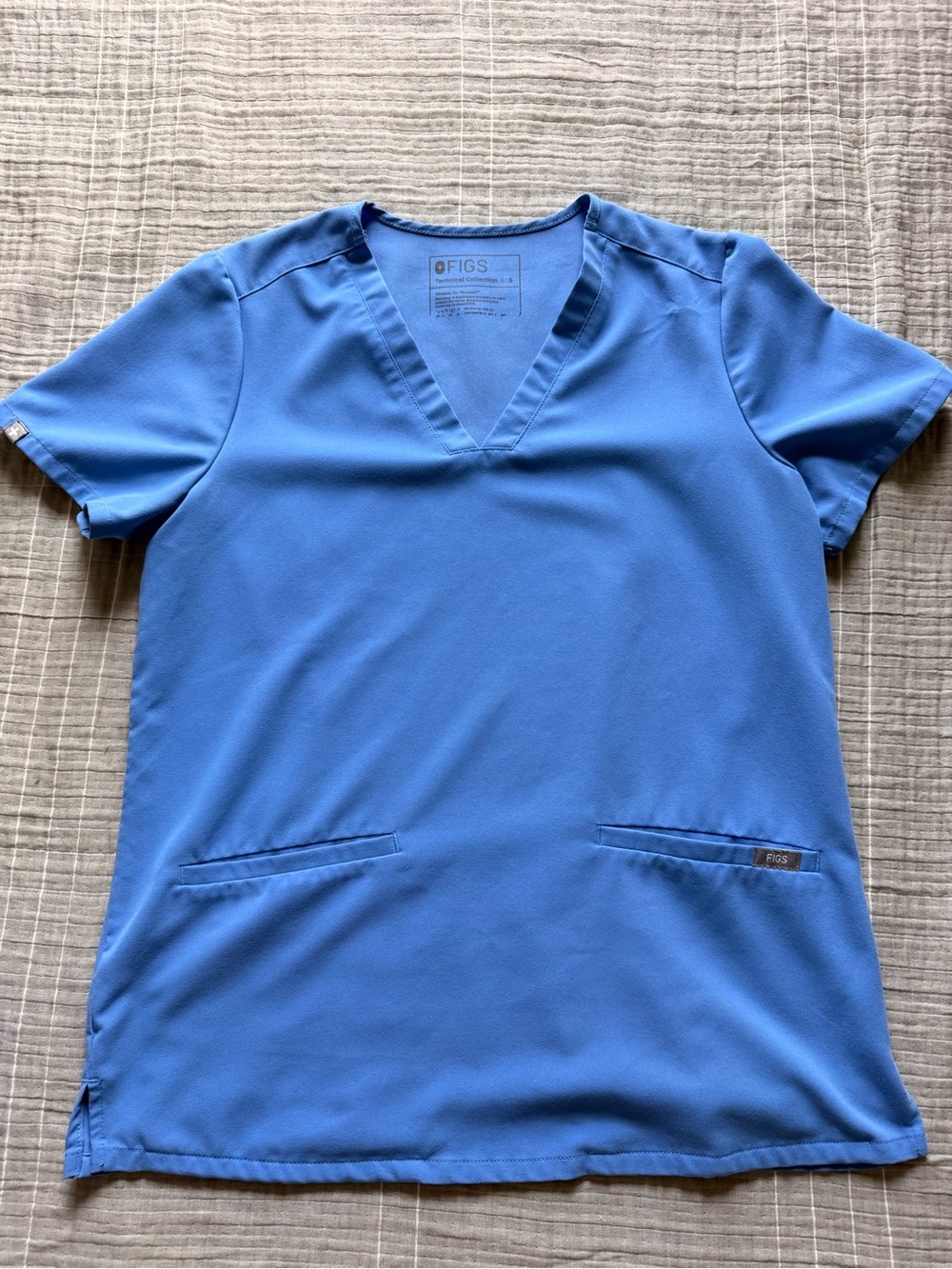 Figs Women's V-Neck Scrub Top in Ceil Blue